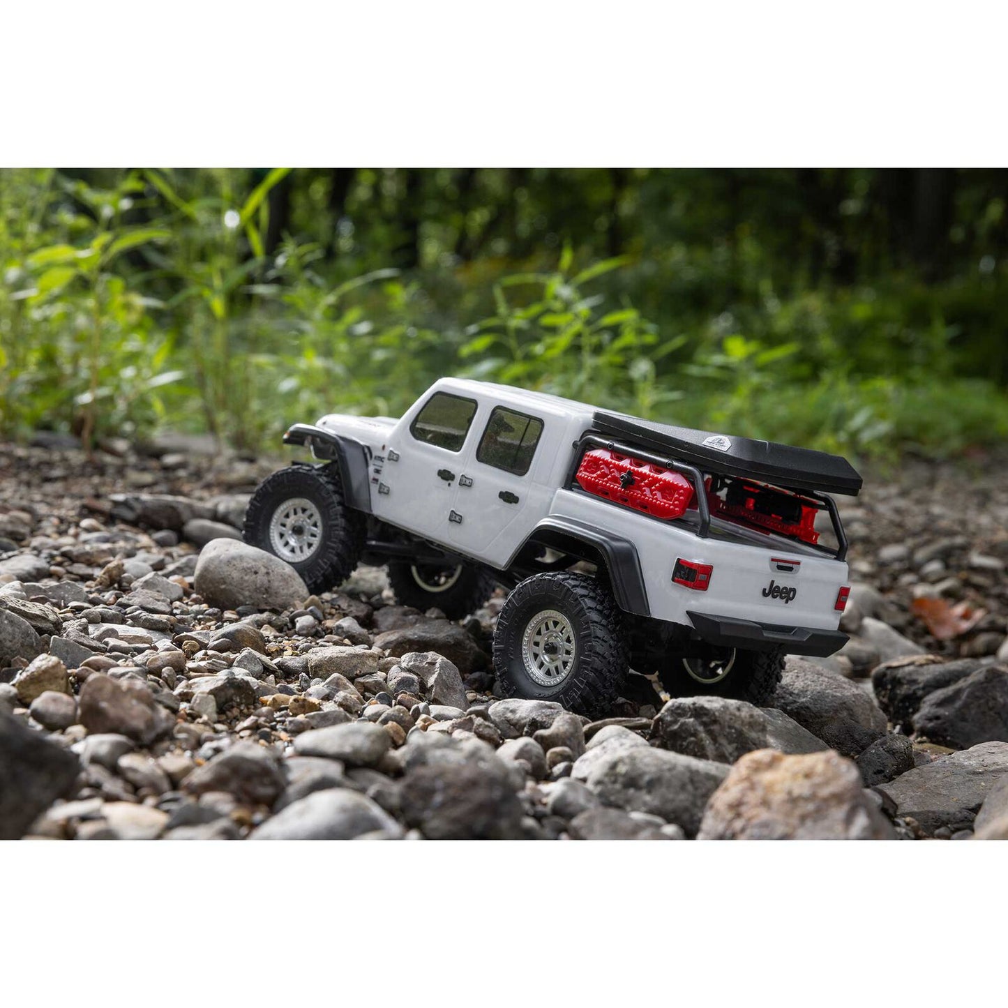 1/24 SCX24 Jeep JT Gladiator 4X4 RTR Brushed Rock Crawler (Battery & Charger Included), White/Blanc