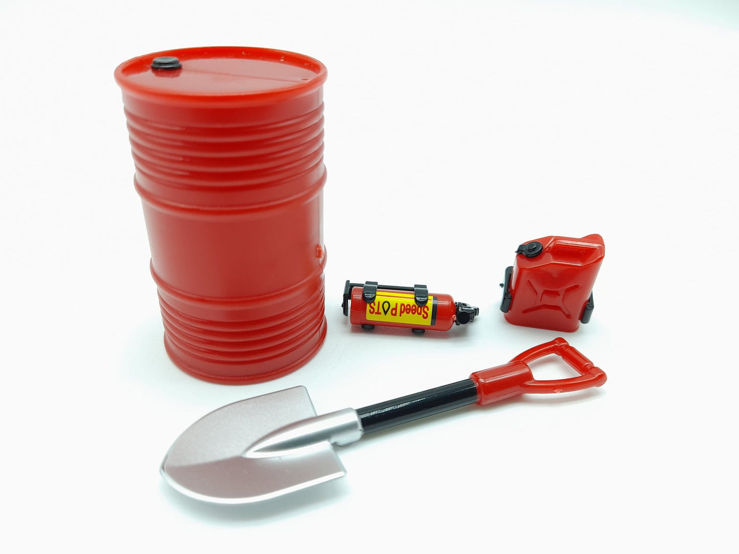 Ensemble bidons d’essence , Baril , Extincteur et Pelle grandeur 1/24 (E124-1)