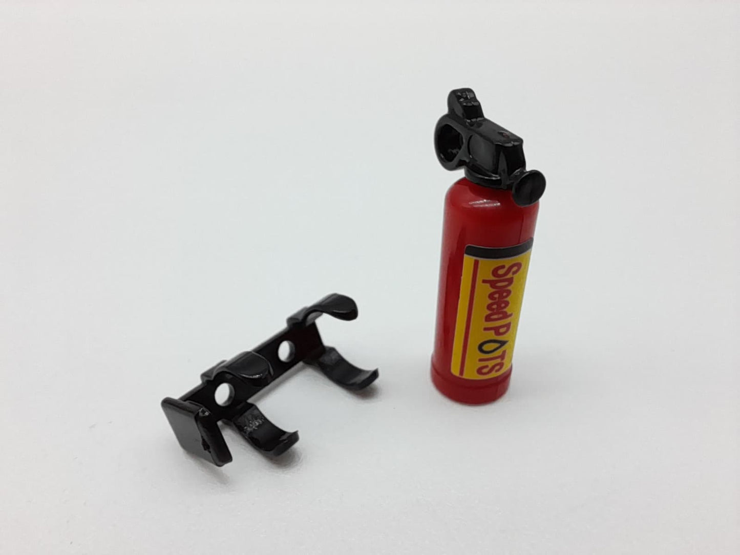 Ensemble bidons d’essence , Baril , Extincteur et Pelle grandeur 1/24 (E124-1)