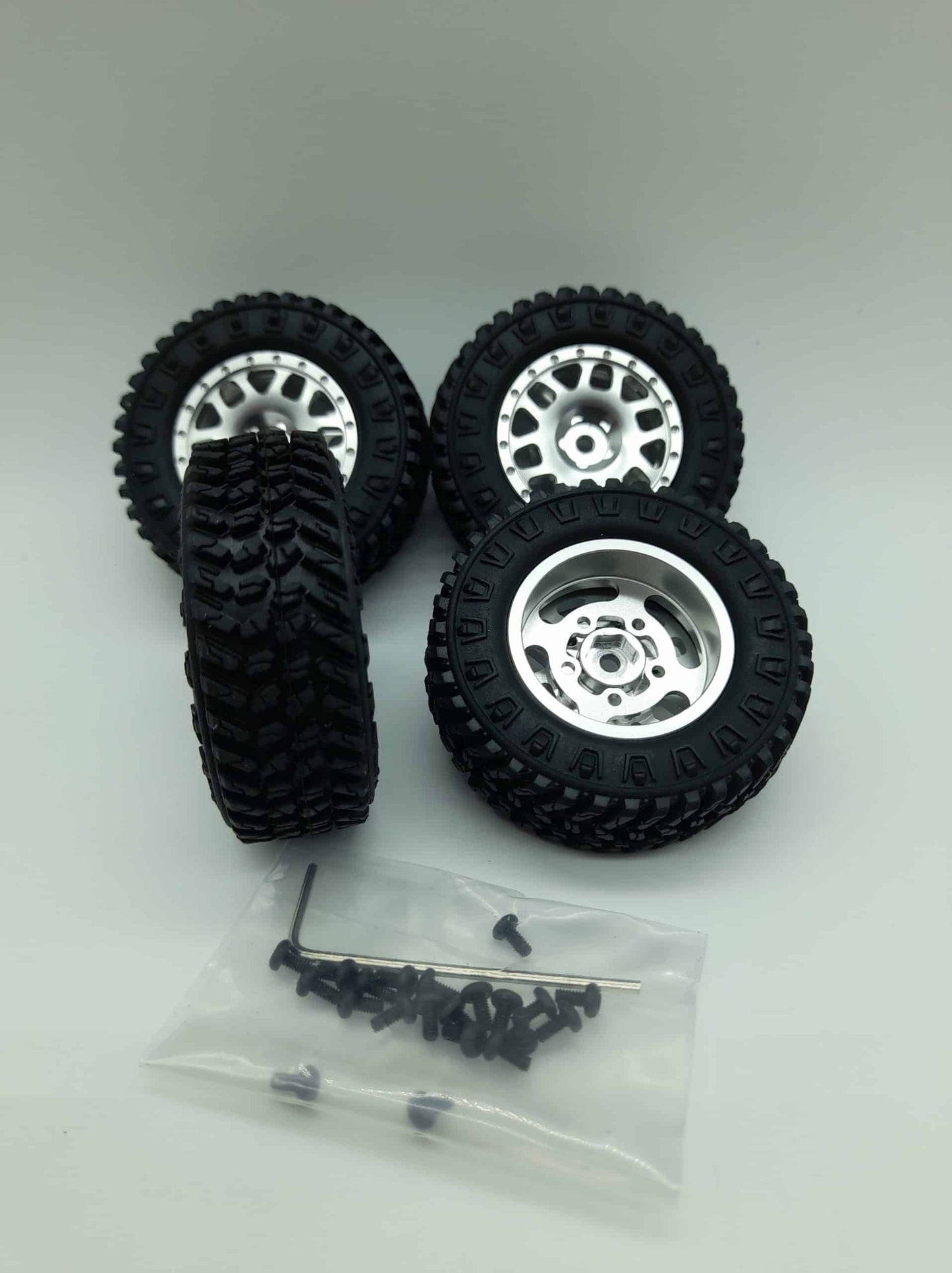 Mag Beadlock et Pneus (SCX24) - Ensemble de (4) (MP24-5)