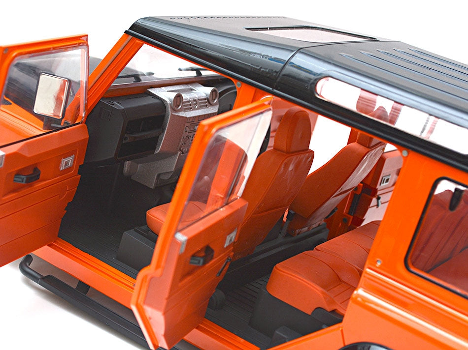 Team Raffee Co. Defender Station Wagon 1/10 Hard Body D110 w/ Plastic Seats for TRC-D110