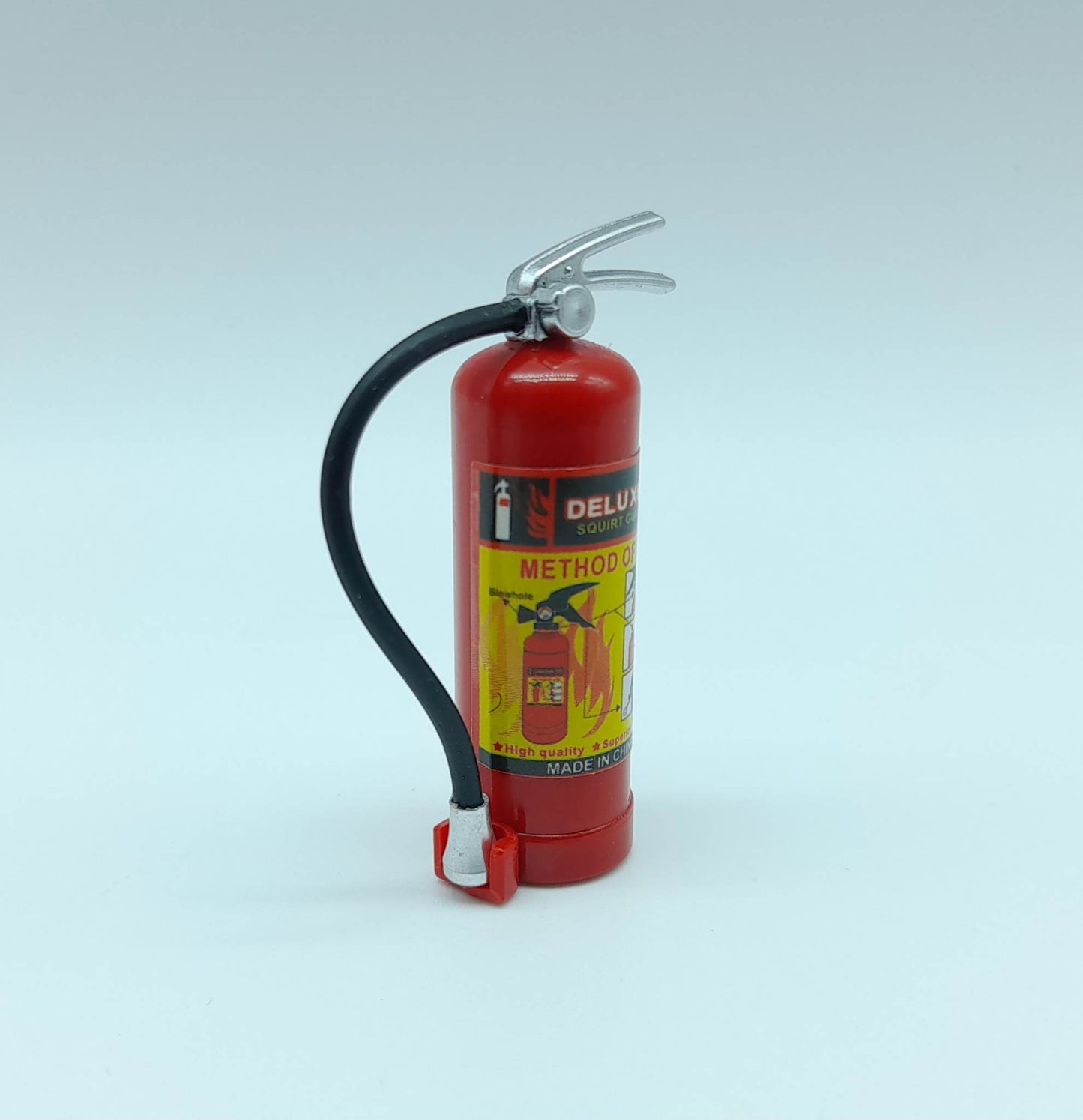 Ensemble bidons d’essence , Baril , Extincteur , Pelle grandeur et Bouteille de NOS 1/10 (KS-110)